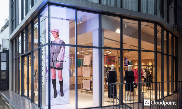 LEONARD 表参道店 LED看板設置事例